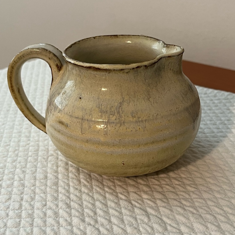 Vintage Hand Thrown Pottery Signed Pitcher Creamer Vase - Picture 5 of 10